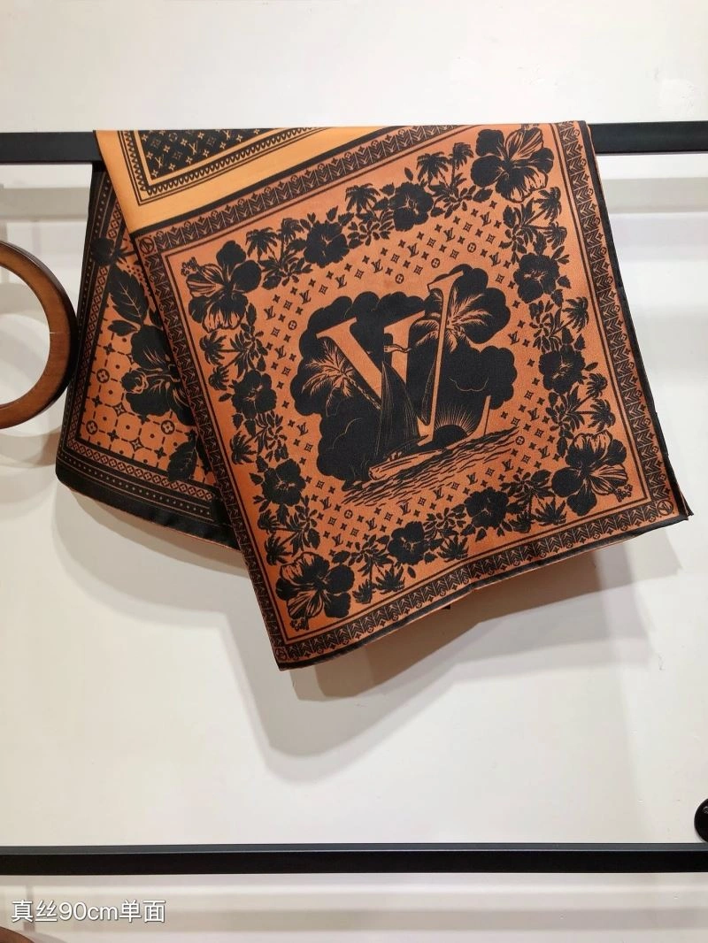 TechFriendly Louis Vuitton Scarf 270901