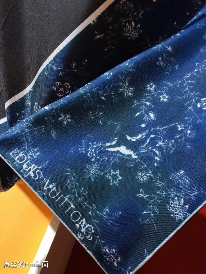 Modern Louis Vuitton Scarf 270910
