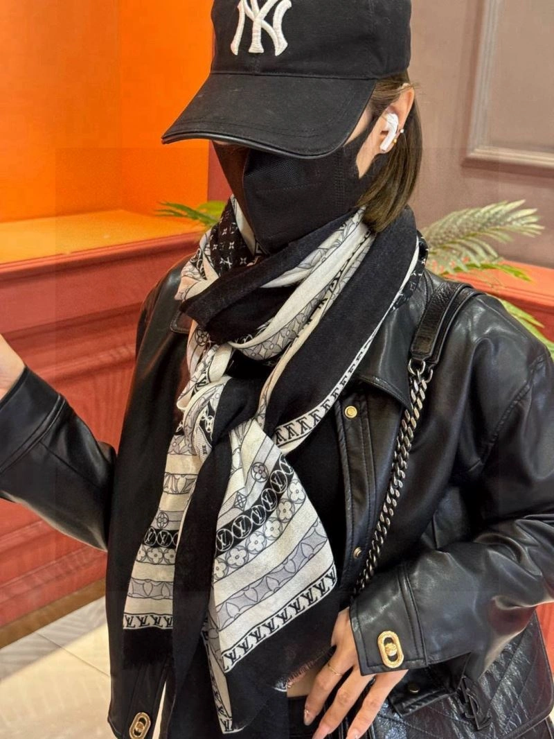Louis Vuitton Scarf ComfortFit 270900