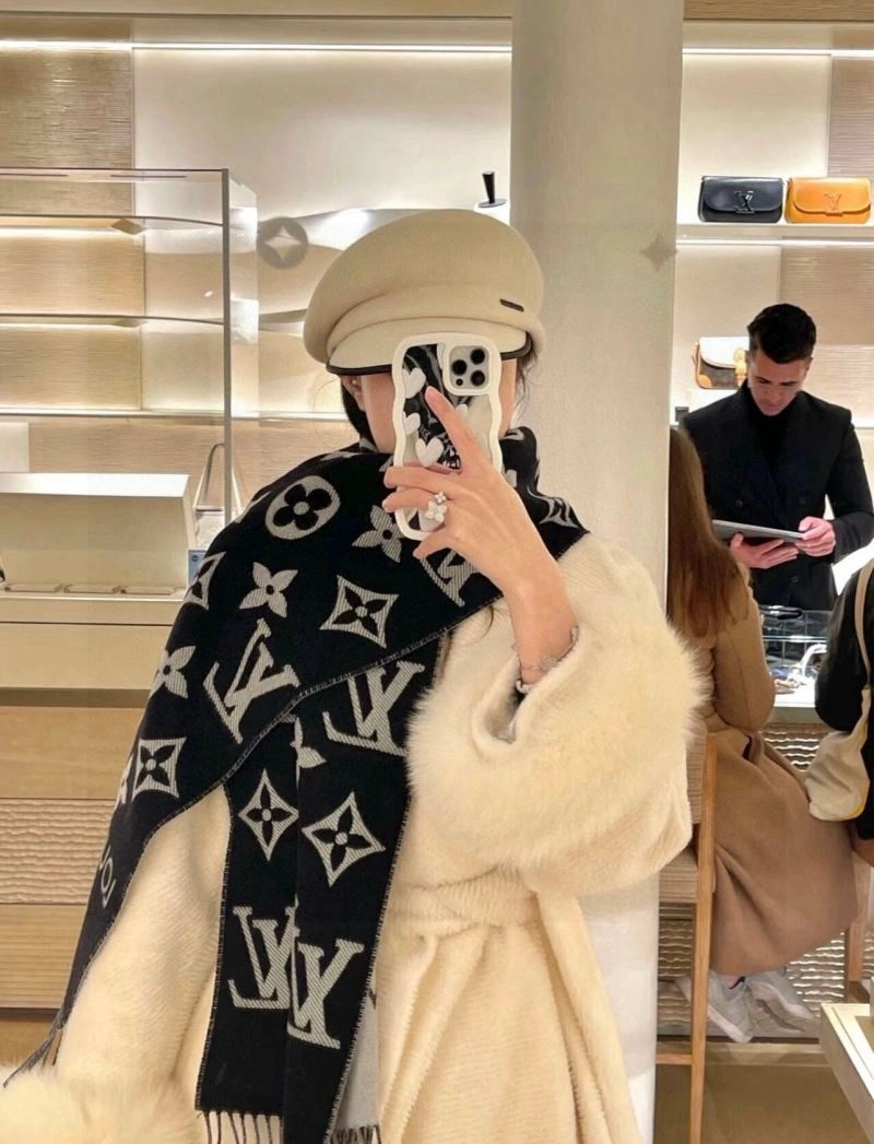 Louis Vuitton Scarf Vibrant 270896
