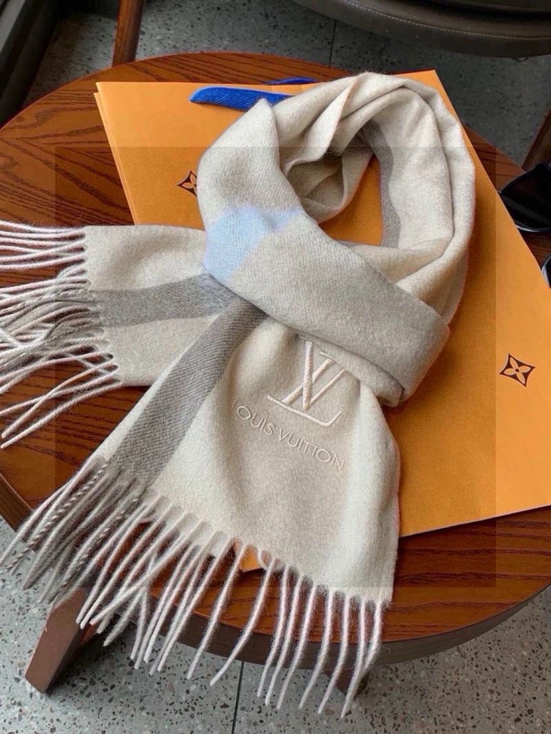 Tailored Louis Vuitton Scarf 270888