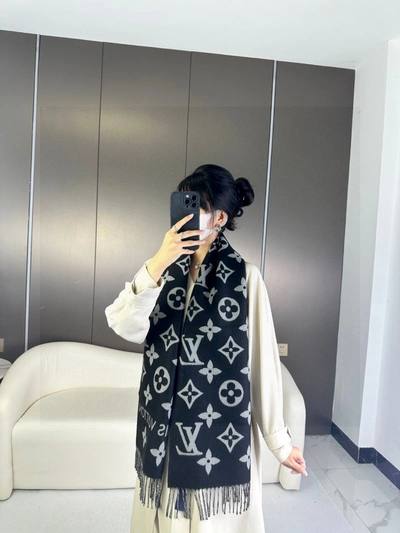 Louis Vuitton Scarf Modern 270879