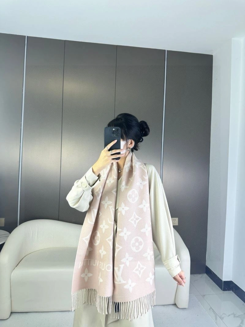Louis Vuitton Scarf Minimalist 270885