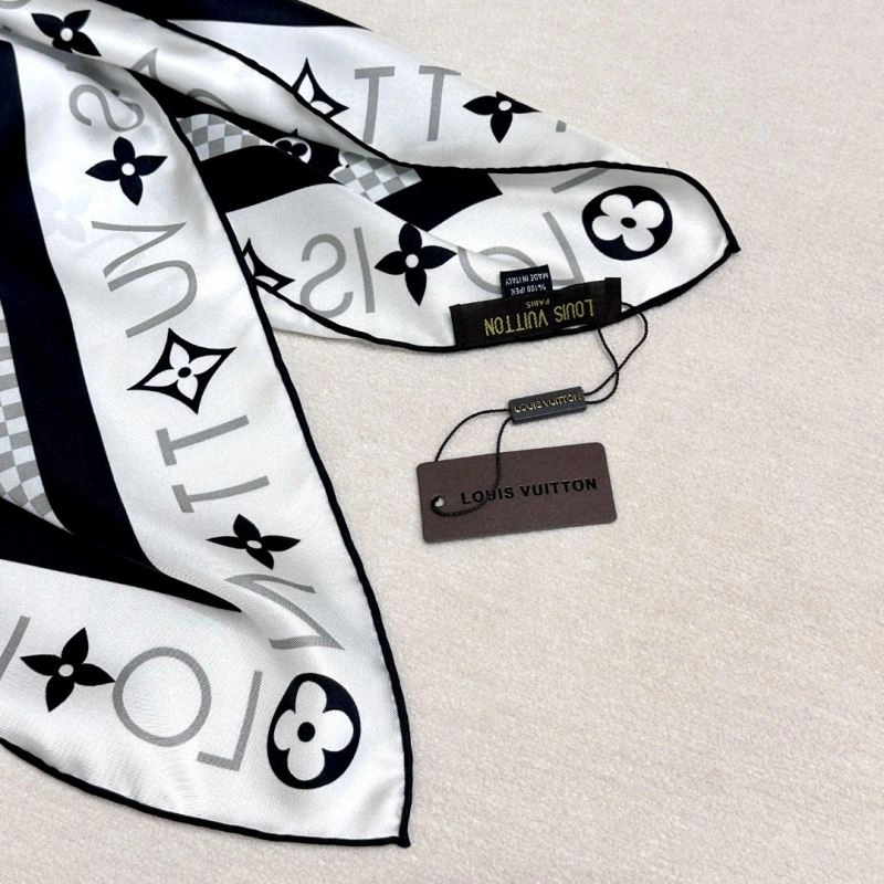 Soft Louis Vuitton Scarf 270870