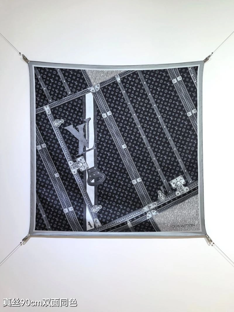 Elegant Louis Vuitton Scarf 270867