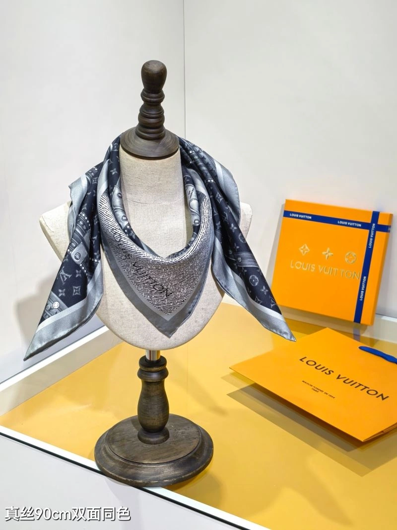 Elegant Louis Vuitton Scarf 270867