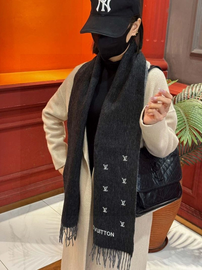Louis Vuitton Scarf Durable 270877