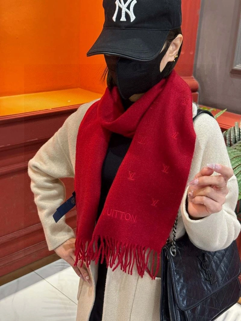 Unisex Louis Vuitton Scarf 270869