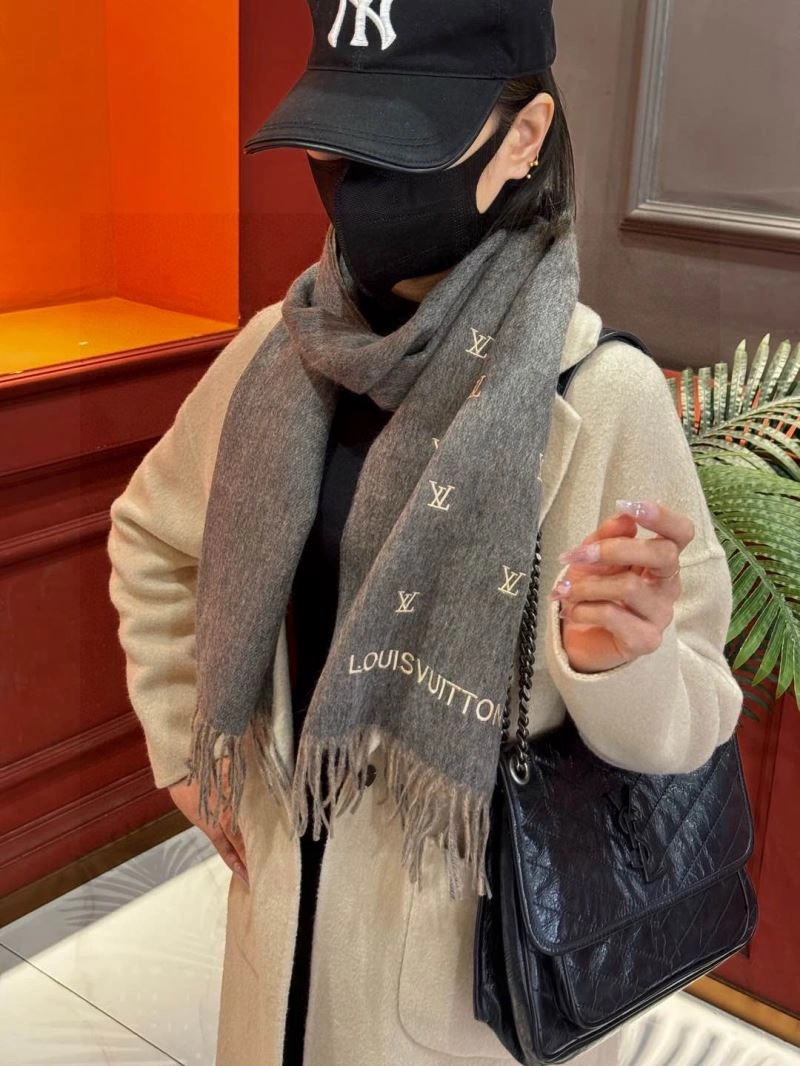 Trendy Louis Vuitton Scarf 270861