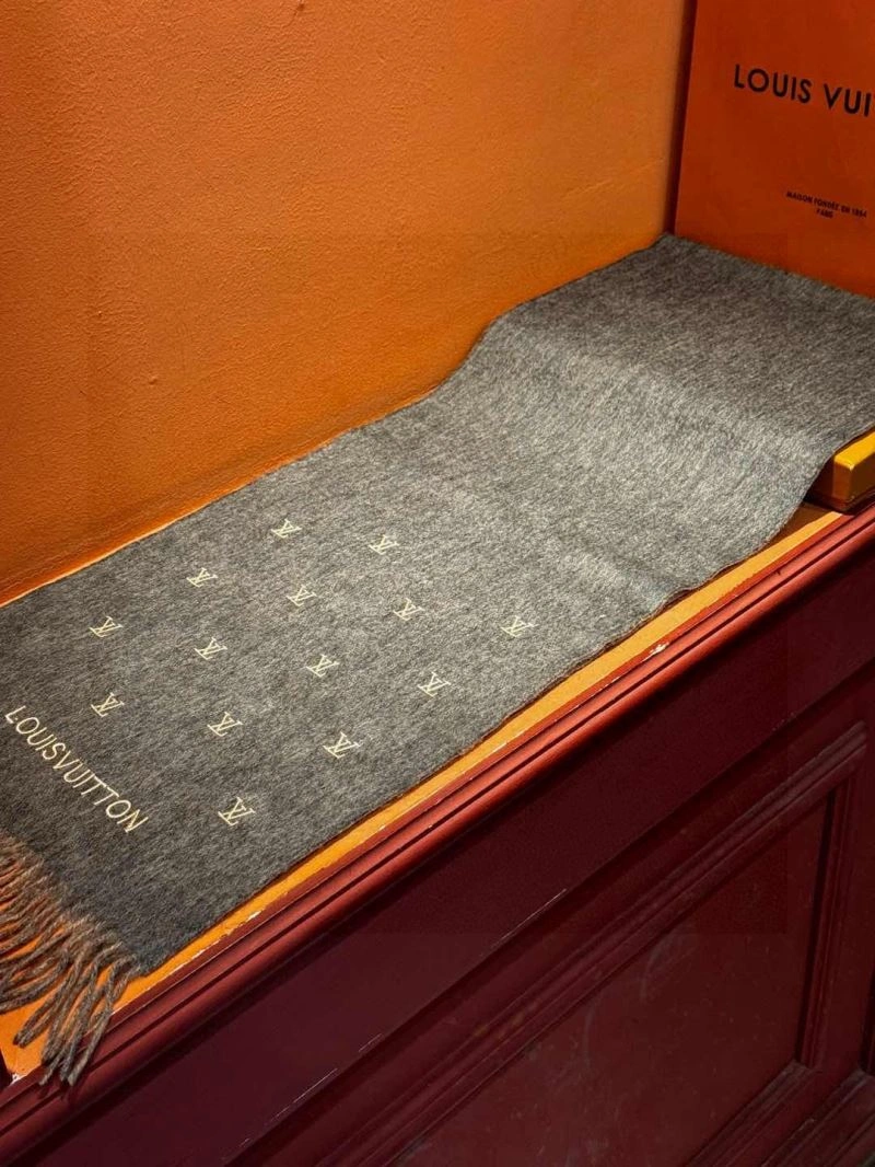 Trendy Louis Vuitton Scarf 270861