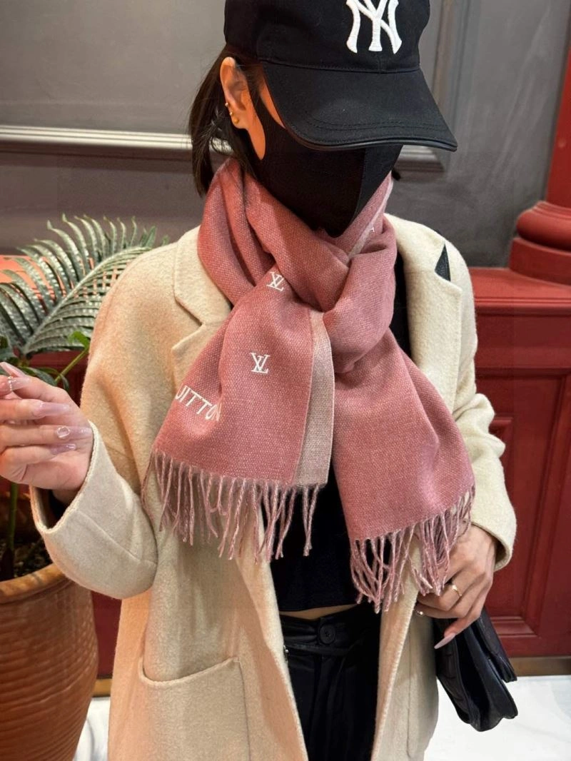 Unisex Louis Vuitton Scarf 270863
