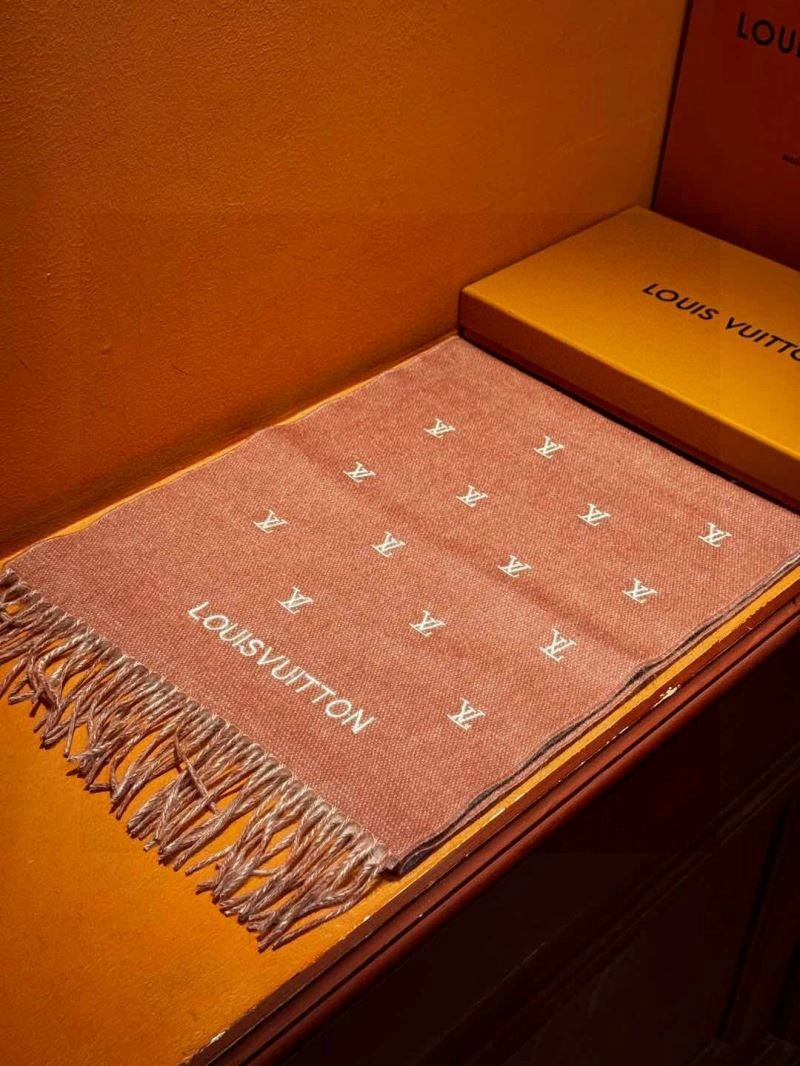 Unisex Louis Vuitton Scarf 270863