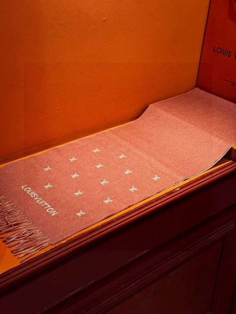 Unisex Louis Vuitton Scarf 270863