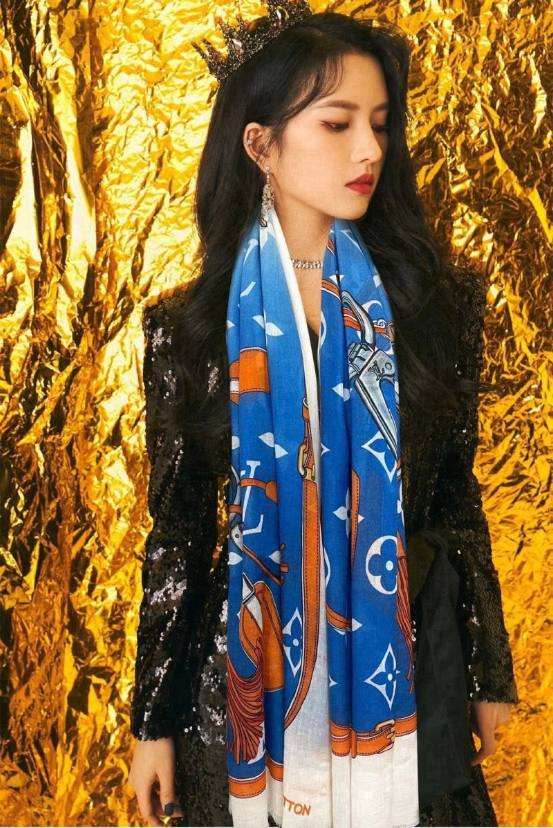 Louis Vuitton Scarf Stylish 270854
