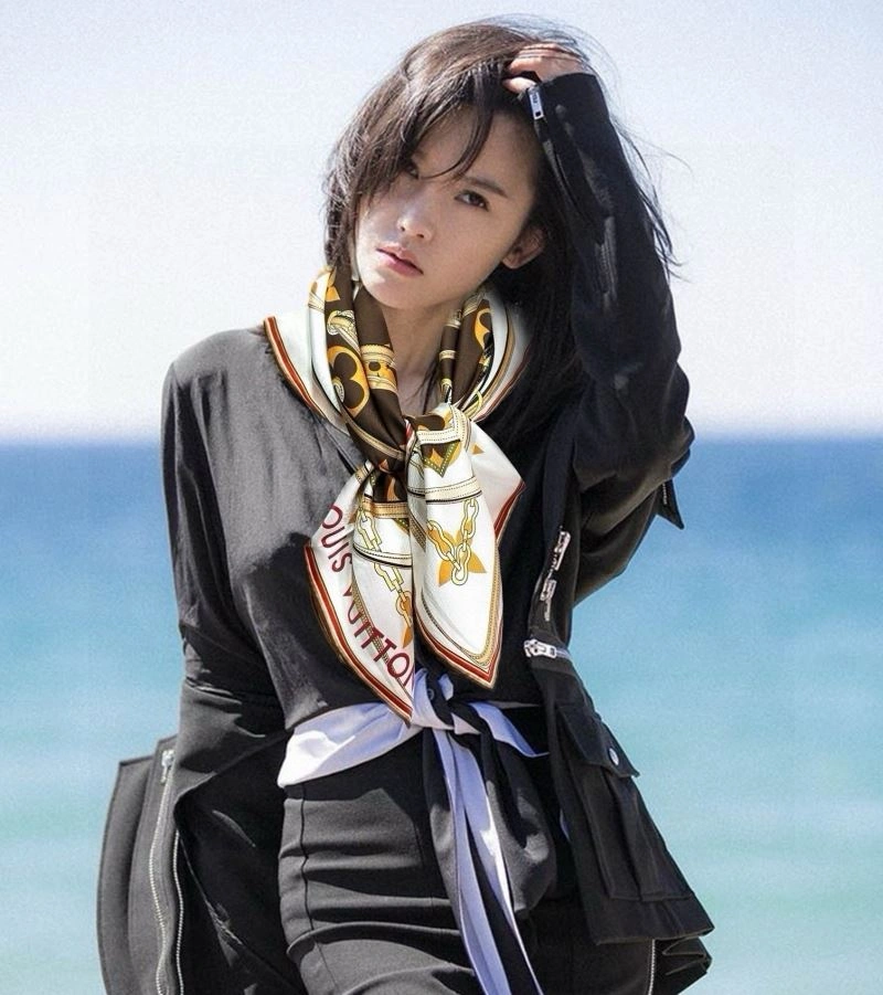 Functional Louis Vuitton Scarf 271499