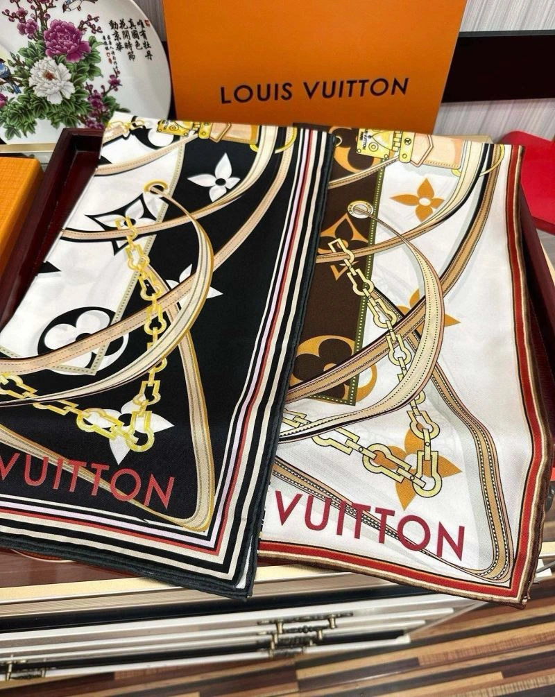 Functional Louis Vuitton Scarf 271499