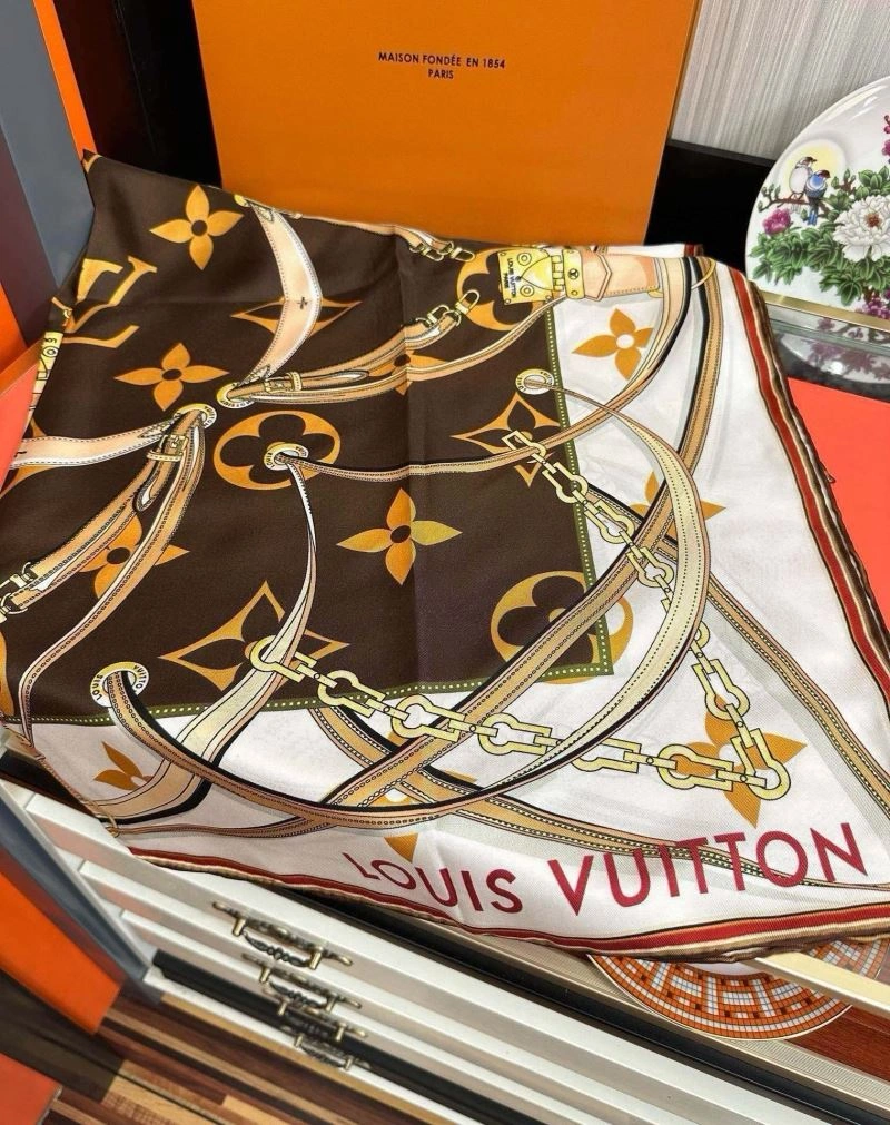 Functional Louis Vuitton Scarf 271499