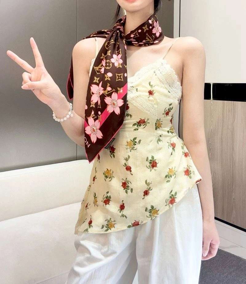 Louis Vuitton Scarf Chic 271512