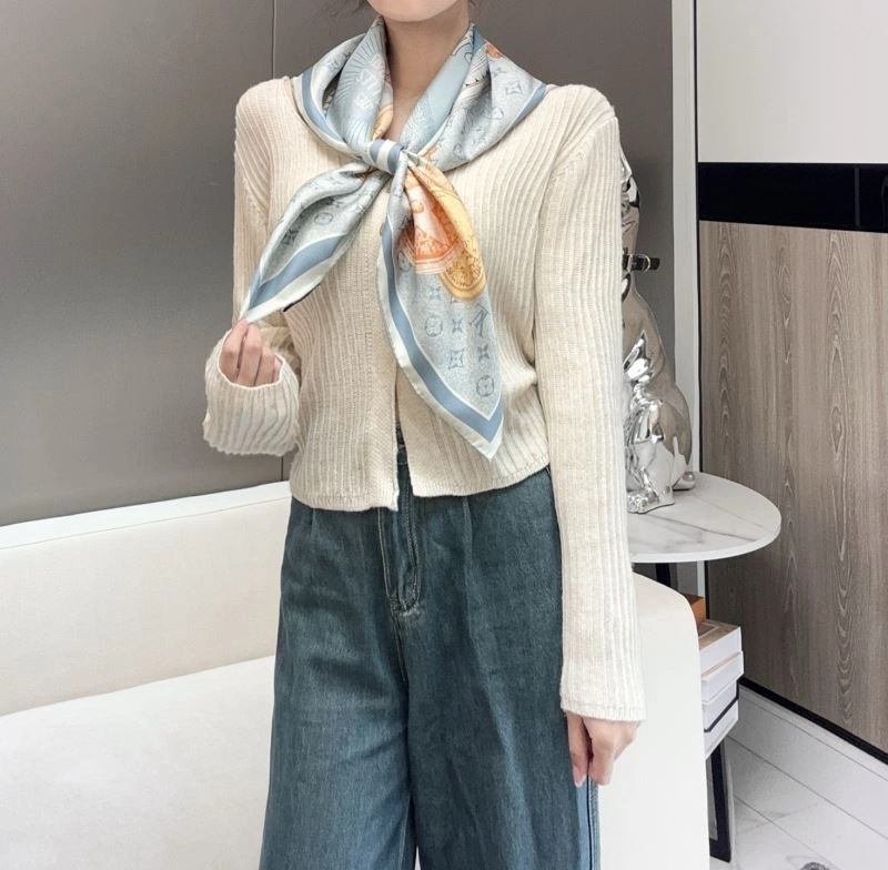 UrbanChic Louis Vuitton Scarf 271484