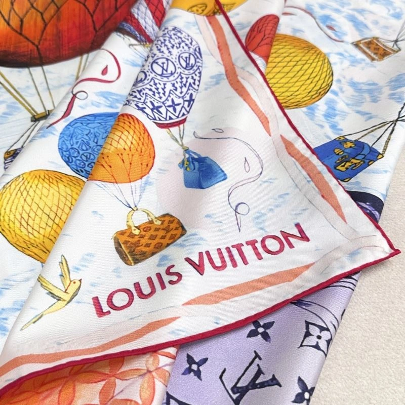 Versatile Louis Vuitton Scarf 271476