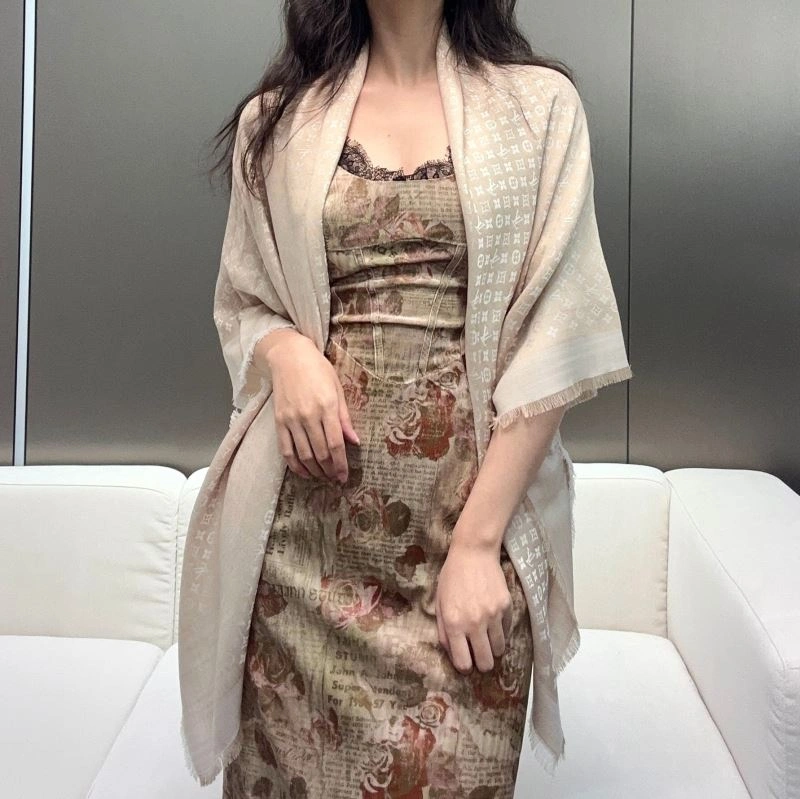 Louis Vuitton Scarf AllSeason 271470