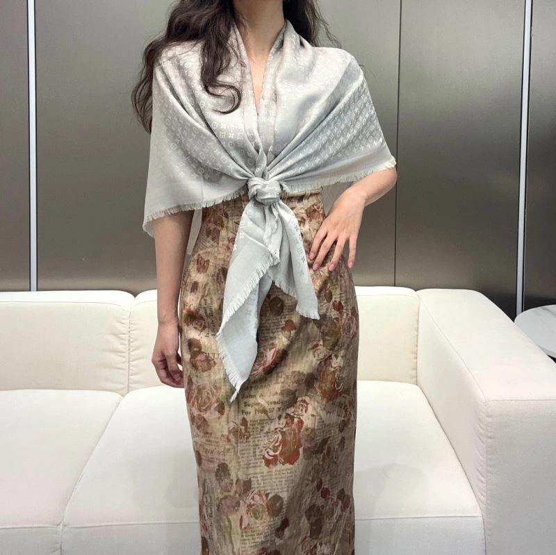 Louis Vuitton Scarf EyeCatching 271475