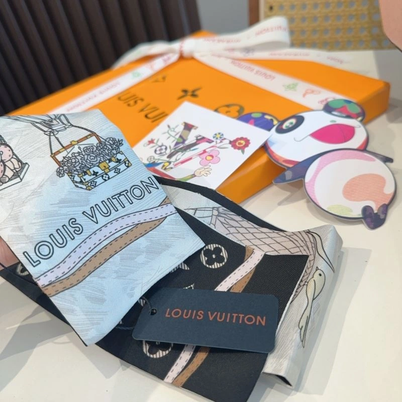 Minimalist Louis Vuitton Scarf 271461