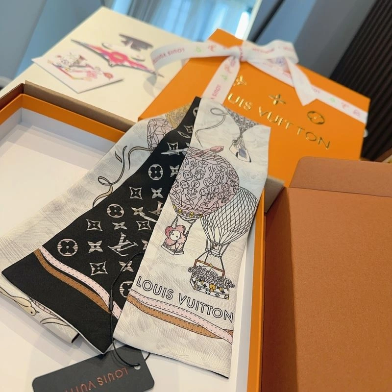 Minimalist Louis Vuitton Scarf 271461