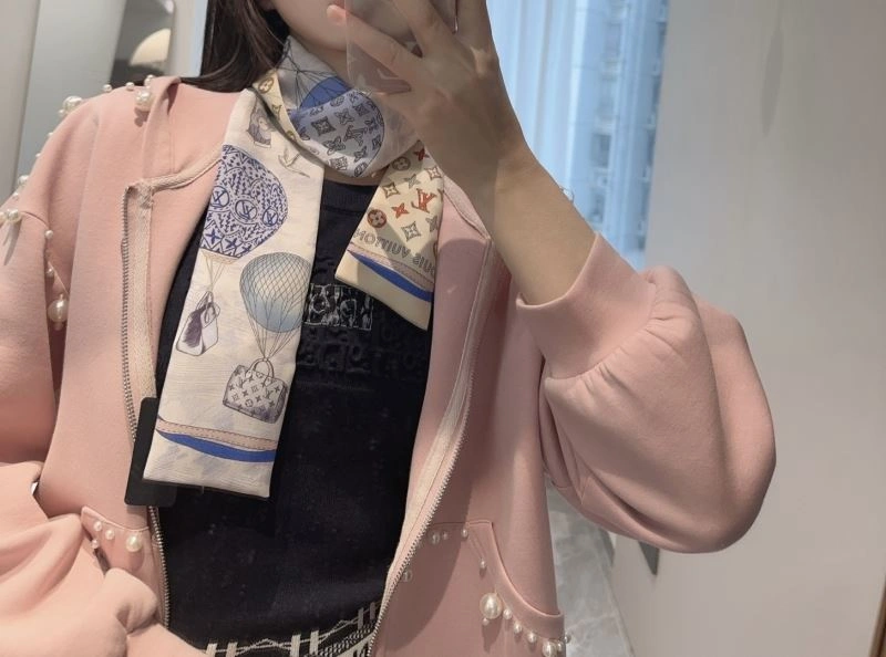 DailyWear Louis Vuitton Scarf 271468
