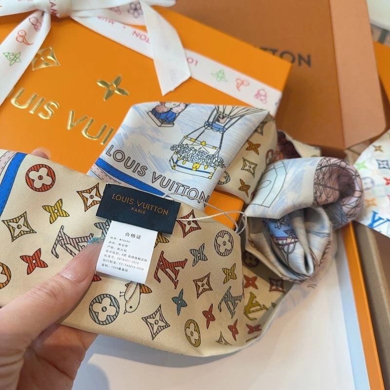 DailyWear Louis Vuitton Scarf 271468