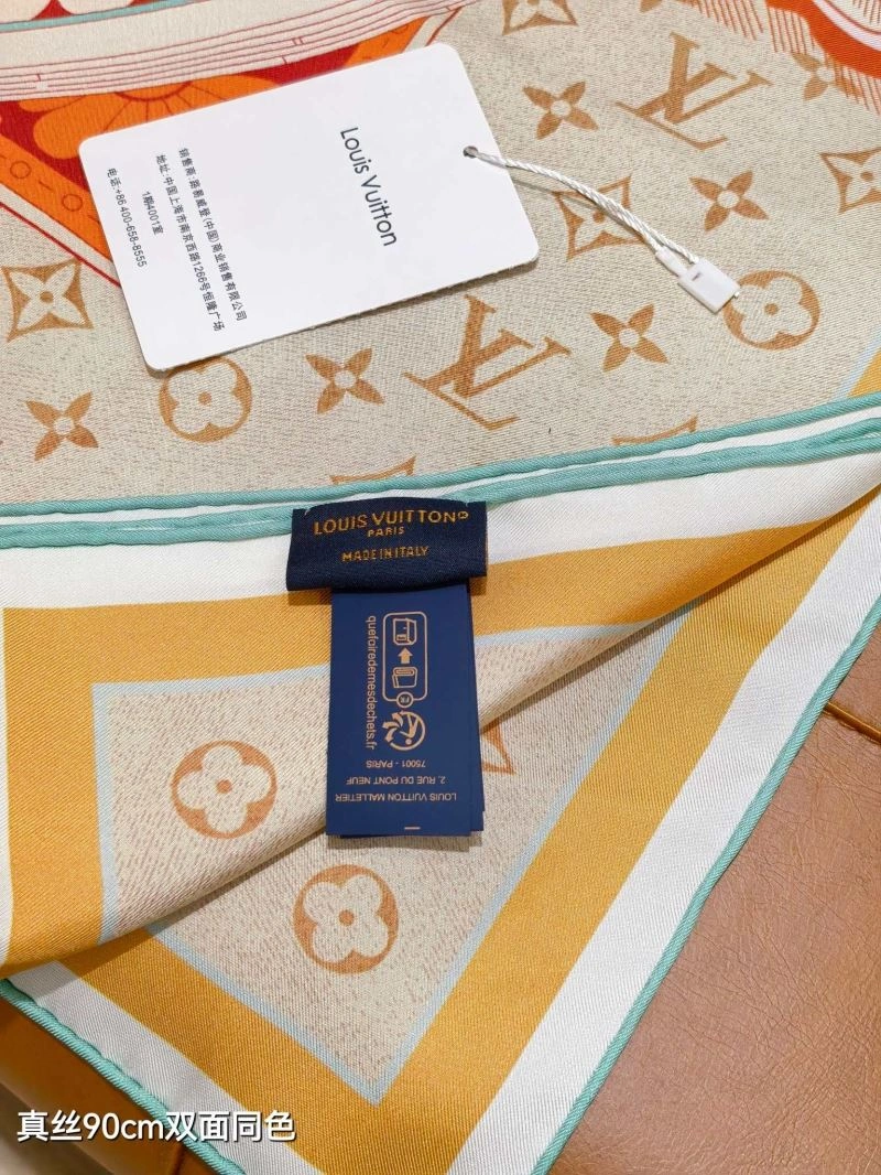 Versatile Louis Vuitton Scarf 271443