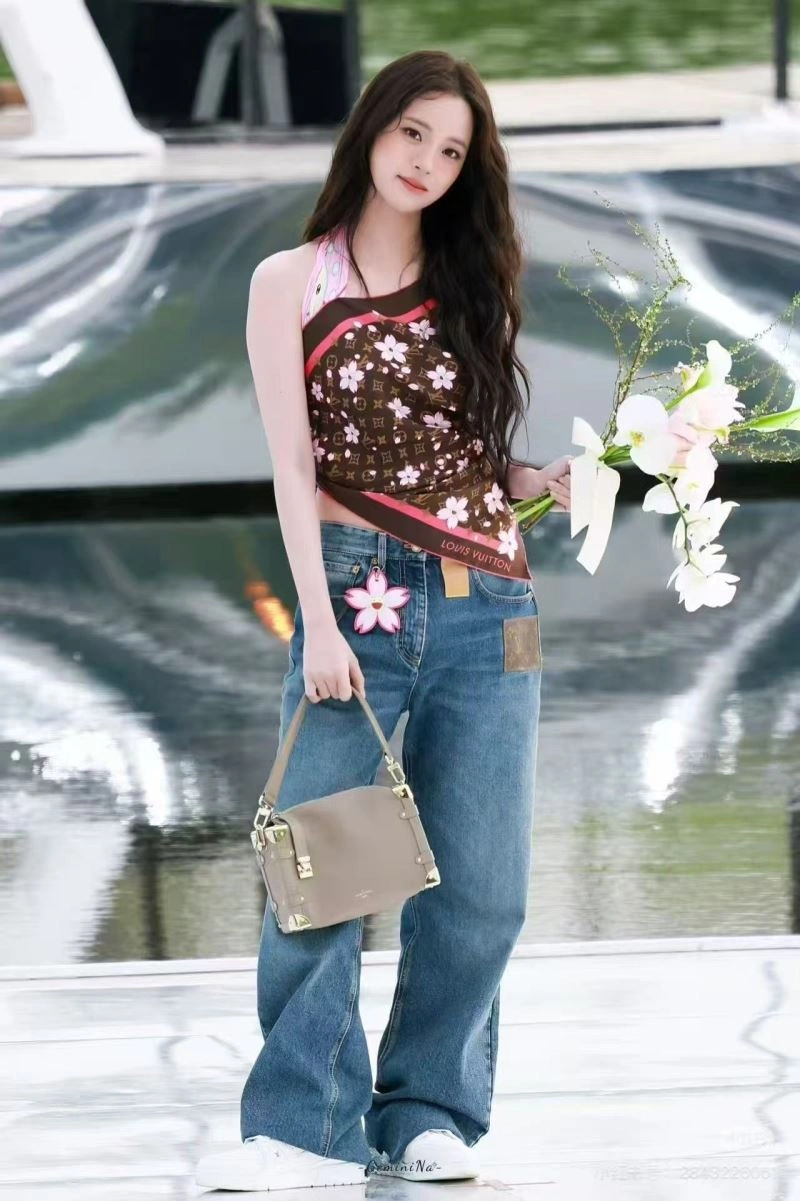 Louis Vuitton Scarf Attractive 271425