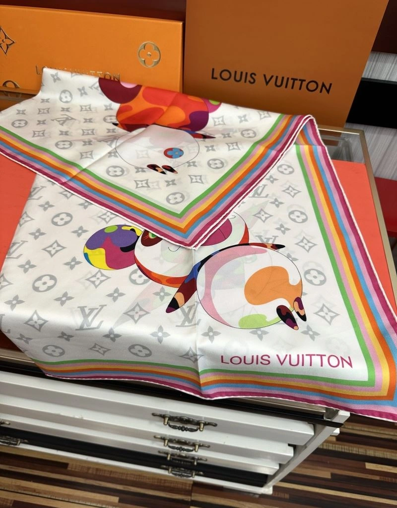 EyeCatching Louis Vuitton Scarf 271421