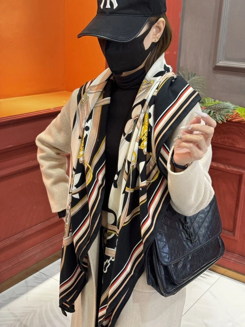 Louis Vuitton Scarf ModernLook 271418