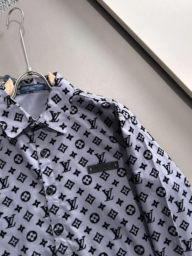 Louis Vuitton Shirts UrbanChic 138570