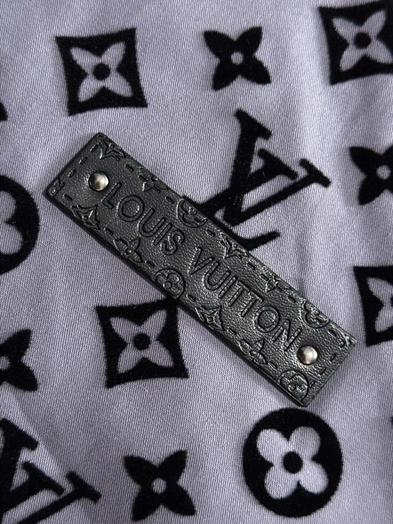 Louis Vuitton Shirts UrbanChic 138570