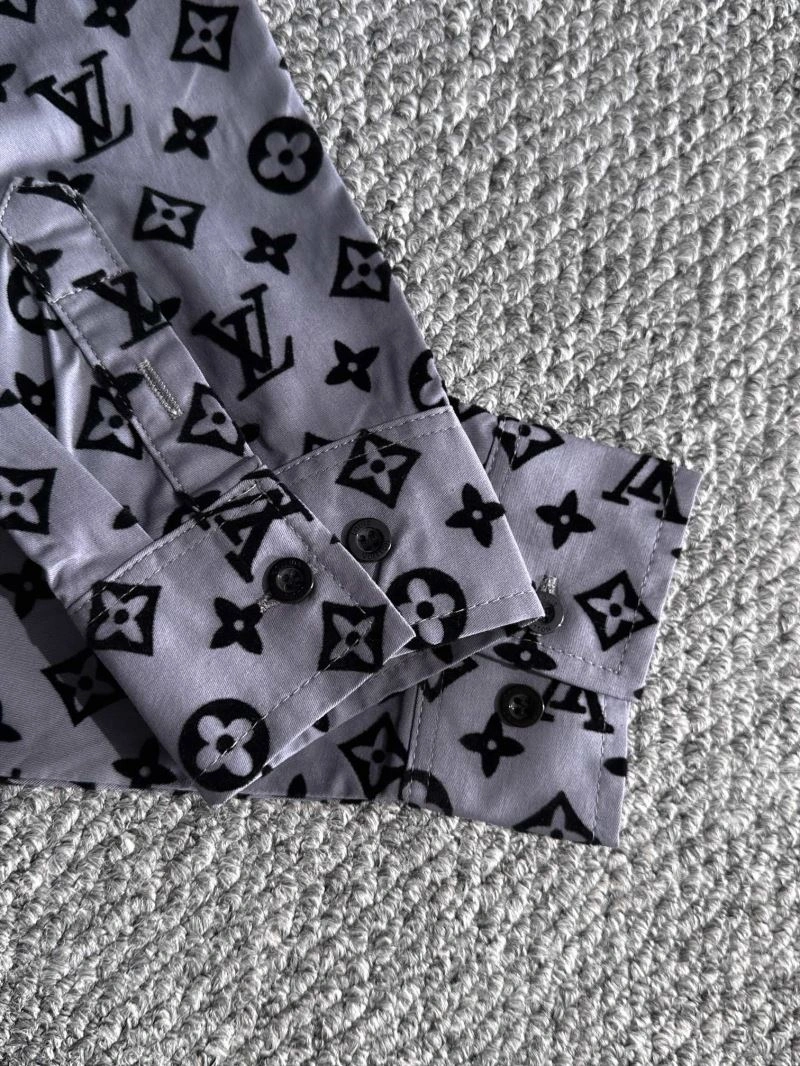 Louis Vuitton Shirts UrbanChic 138570
