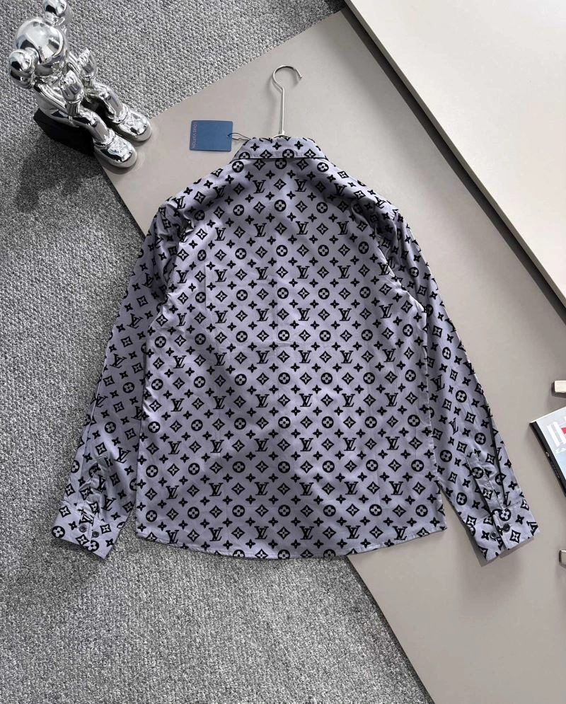 Louis Vuitton Shirts UrbanChic 138570