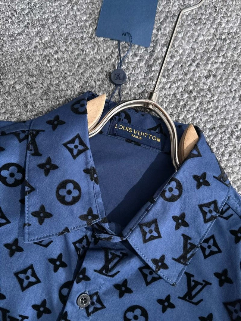 SmoothTexture Louis Vuitton Shirts 138571