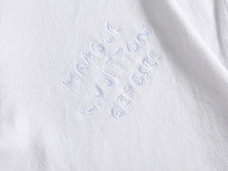 Sporty Louis Vuitton Shirts 138565