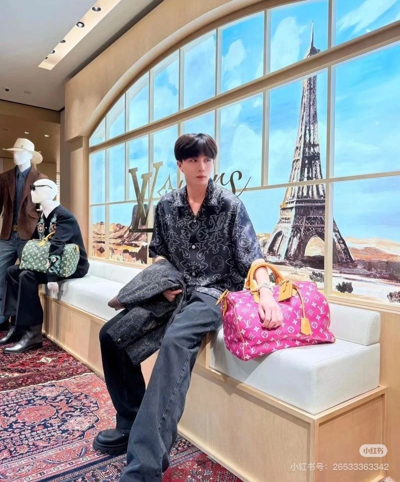 Popular Louis Vuitton Shirts 138587