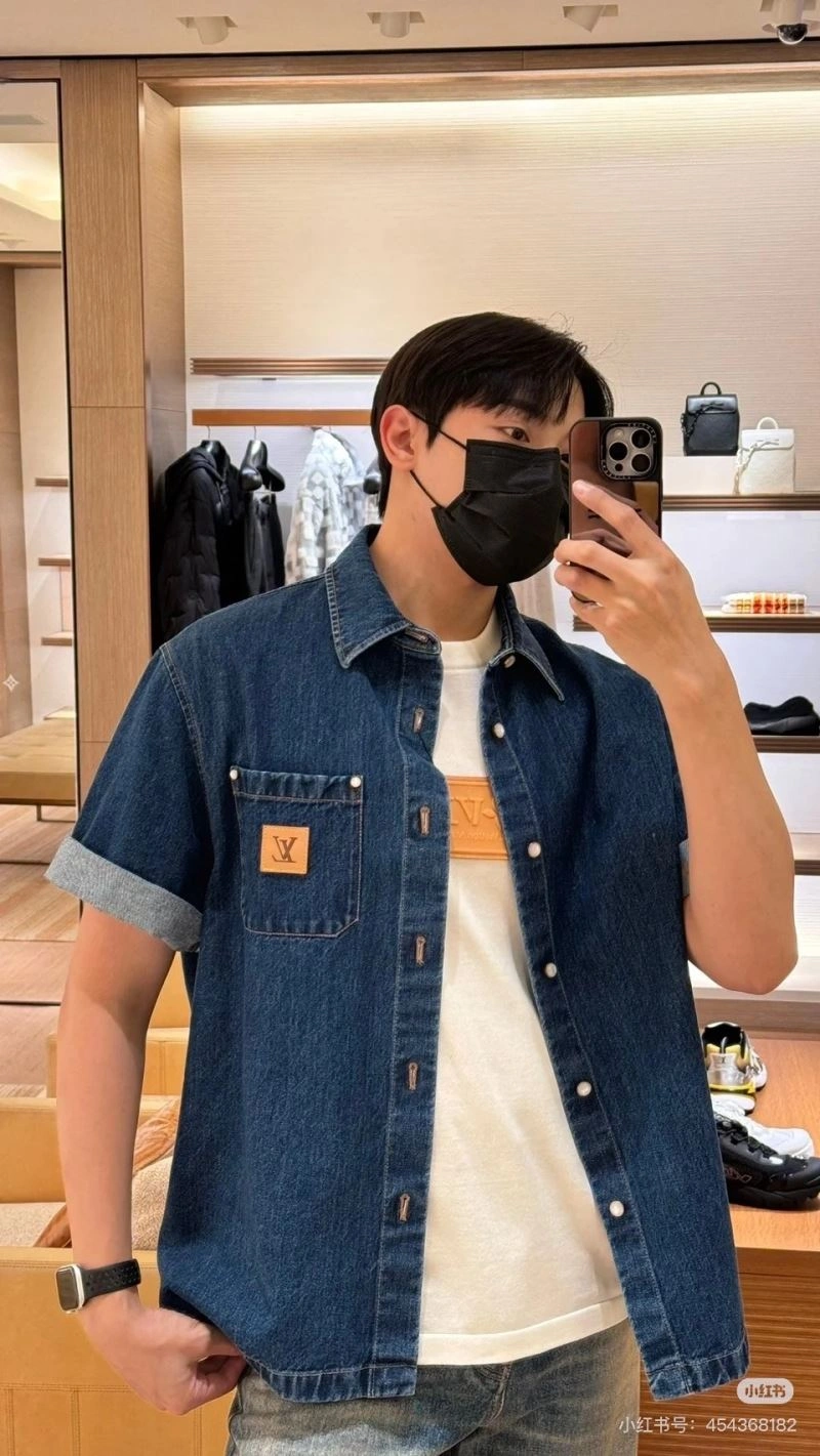 Functional Louis Vuitton Shirts 138588