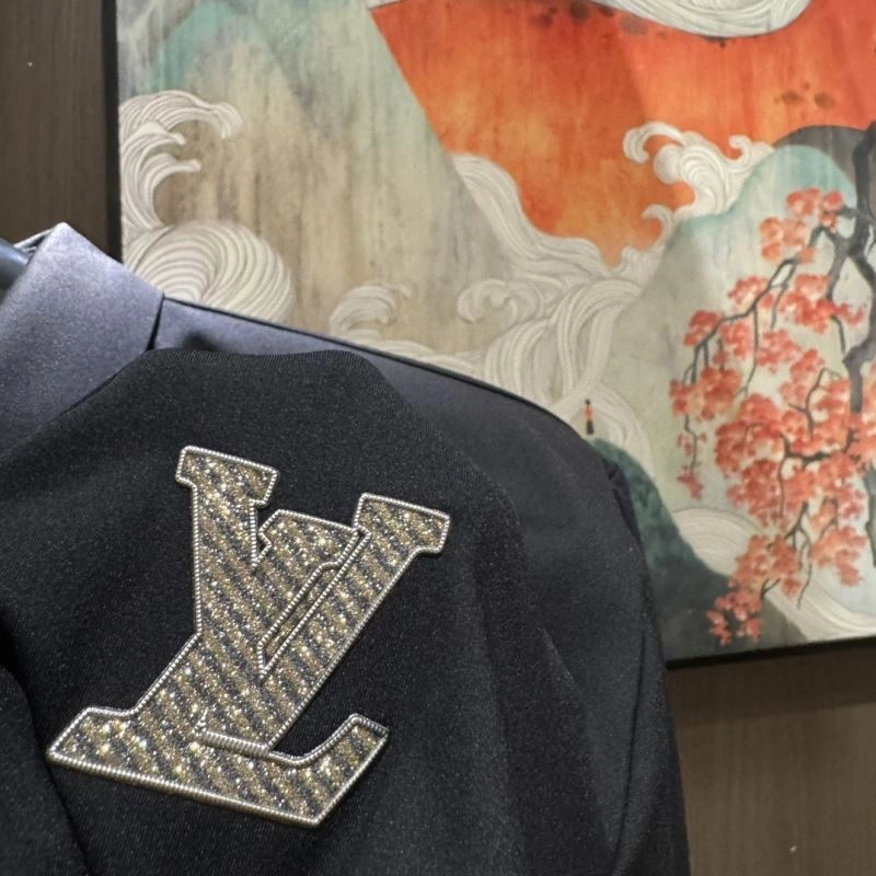 Louis Vuitton Shirts Chic 137506