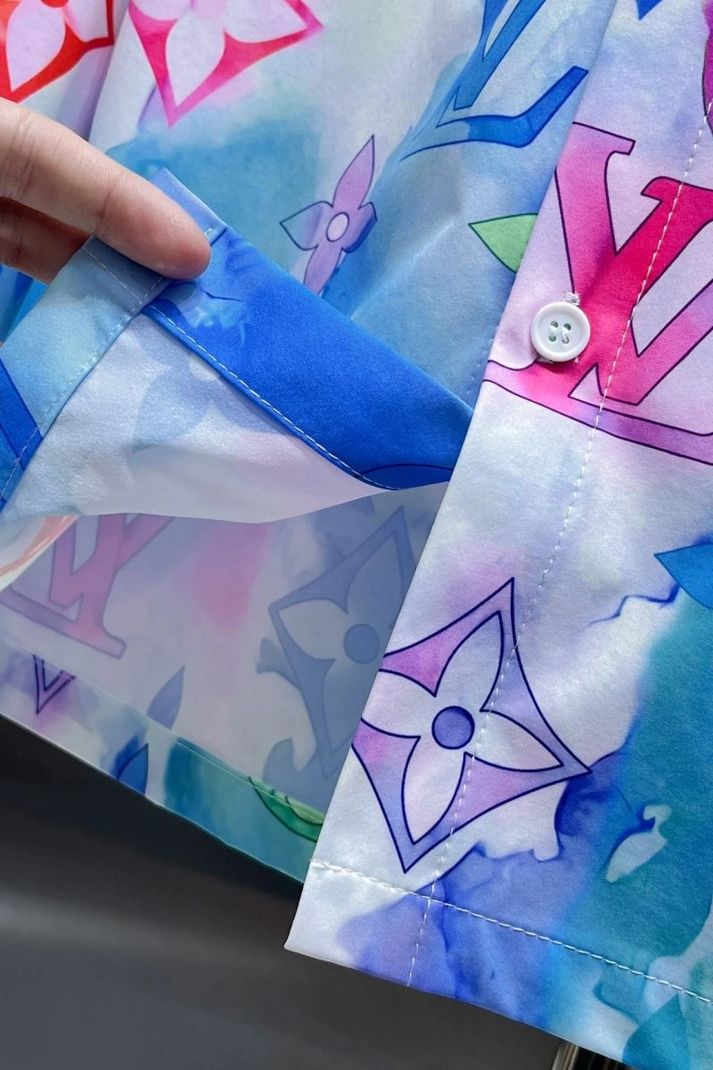 WaterResistant Louis Vuitton Shirts 137514