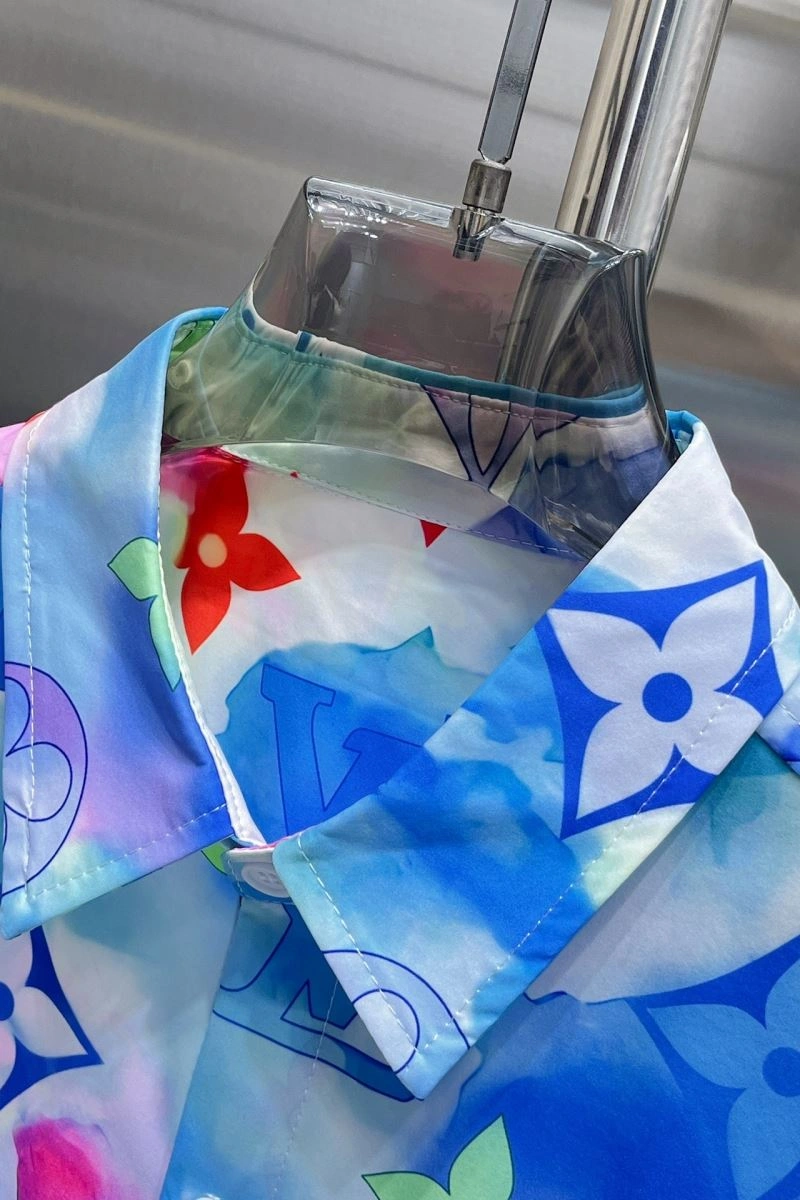 WaterResistant Louis Vuitton Shirts 137514