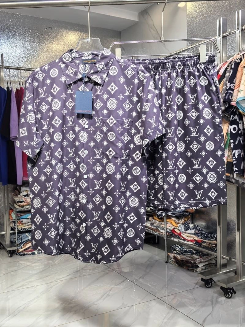 Louis Vuitton Shirts Snug 136475