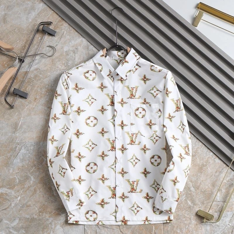 Louis Vuitton Shirts UrbanChic 136471