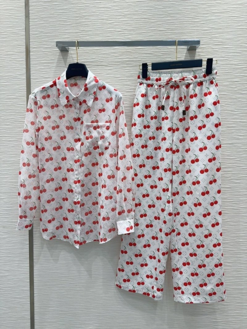 Affordable Louis Vuitton Shirts 131050