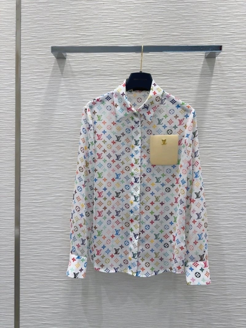 Sporty Louis Vuitton Shirts 131743