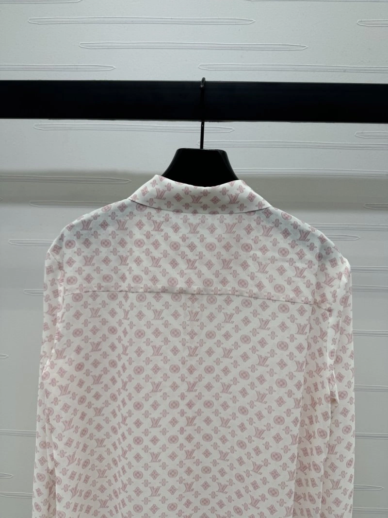 Fashionable Louis Vuitton Shirts 131745